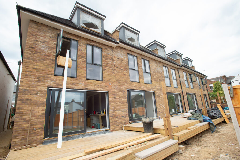 5 NEW BUILD TOWNHOUSES IN BARNET NORTH LONDON